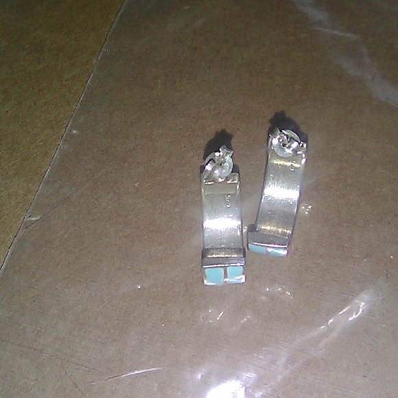 TURQUOISE VINTAGE EARRINGS AND RING - Picture 11 of 12